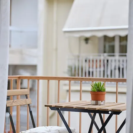 Apartment Sunny And Comfy 2bd In Kolonaki *