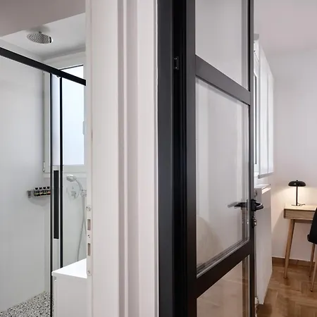 Apartment Sunny And Comfy 2bd In Kolonaki
