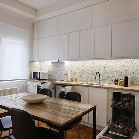 Apartment Sunny And Comfy 2bd In Kolonaki